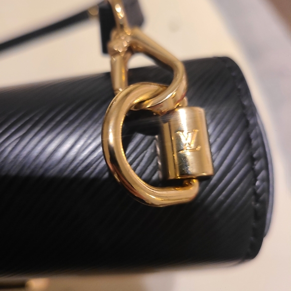 Louis Vuitton Twist Bag - Authentication Pending - Picture 4 of 7